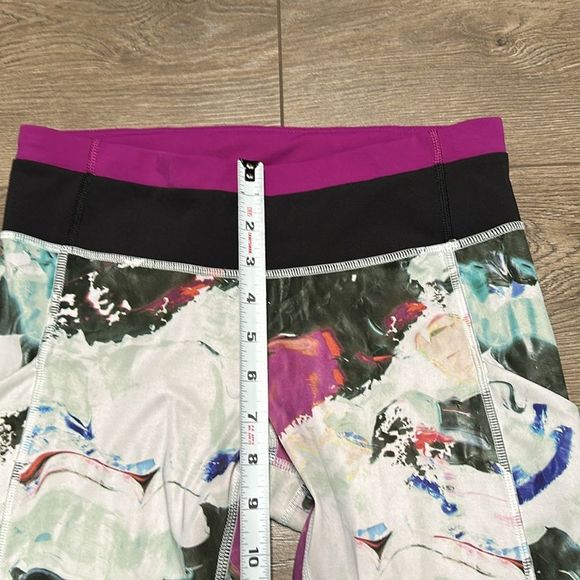Lululemon Athletica Pink and White Leggings with Artistic Design - Picture 11 of 13
